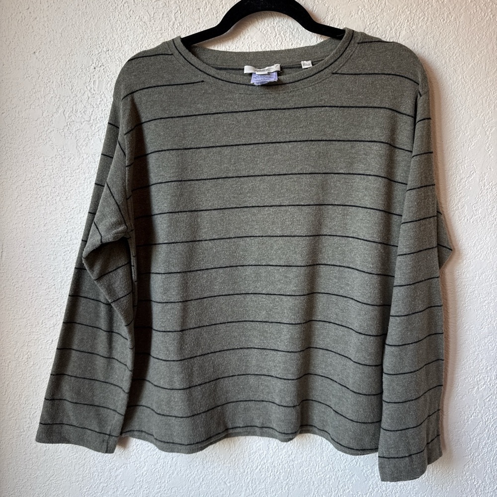 Vince Men's Grey Striped Sweater